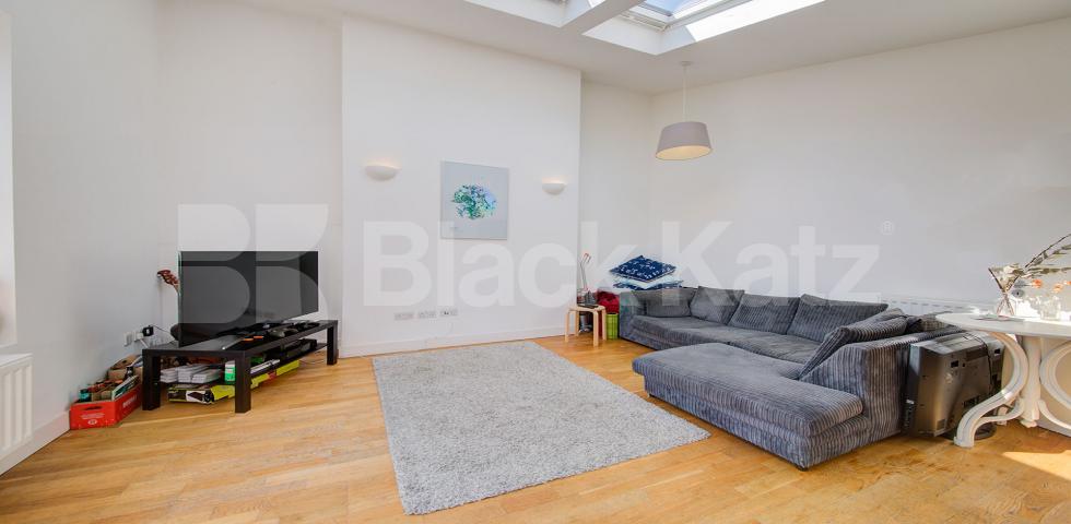 			3 Bedroom, 1 bath, 1 reception Flat			 Hilldrop Road, Tufnell Park